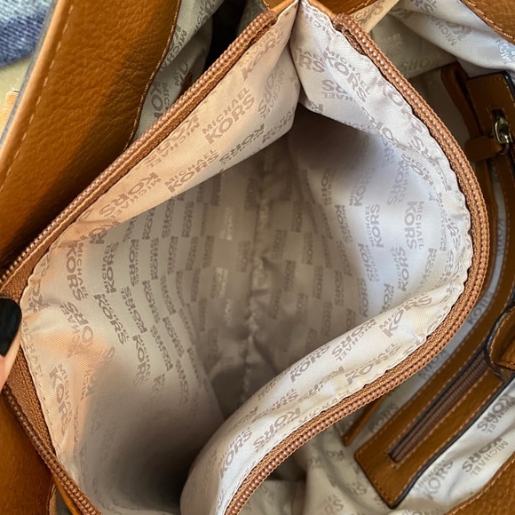 Michael Kors Purse - Picture 8 of 9